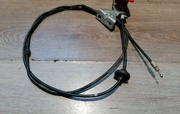 Engine bonnet/hood lock release cable