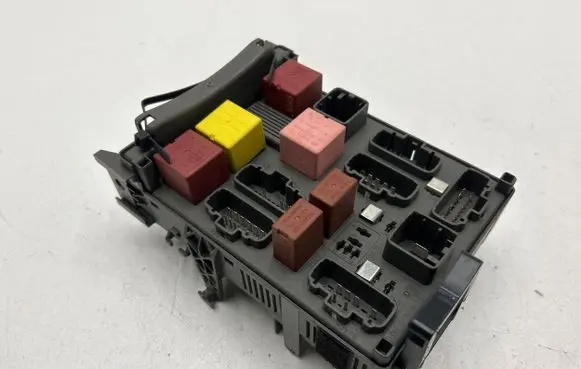 Renault Espace IV Fuse module 518831110 8200438793 8200447434
