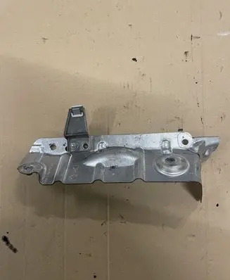 Mini Clubman F54 Heat shield in engine bay 8604702