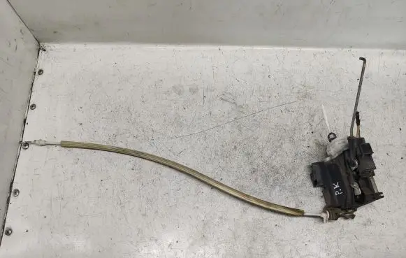 Audi A4 S4 B5 8D Front door lock