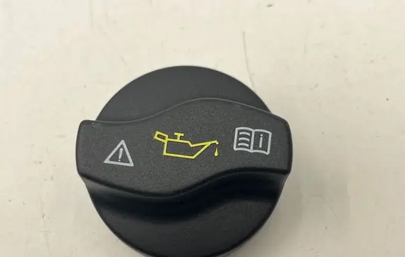 Mercedes-Benz E W212 Oil filler cap A0000101385