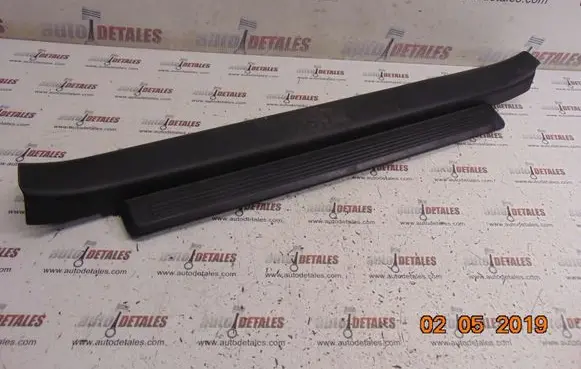 Lexus IS 220D-250-350 Front sill trim cover 6791453030