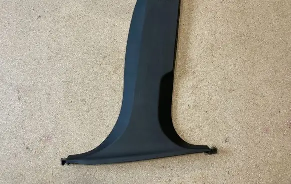 BMW X1 U11 (B) pillar trim (bottom) 9462134