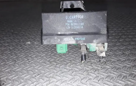 Citroen C5 Glow plug pre-heat relay 9639912580