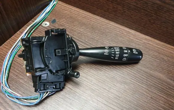 Toyota Yaris Wiper switch 173647 6472J9D