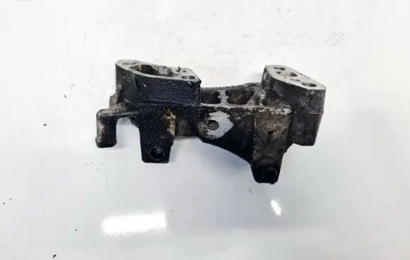 Citroen C4 I Engine mounting bracket 9645382880