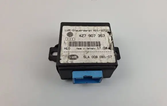 Volkswagen Touareg I Light module LCM 4Z7907357
