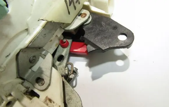 Jeep Patriot Rear door lock P04589418AD