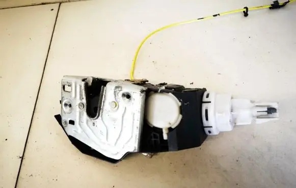 Mercedes-Benz S W220 Rear door lock 2207305735