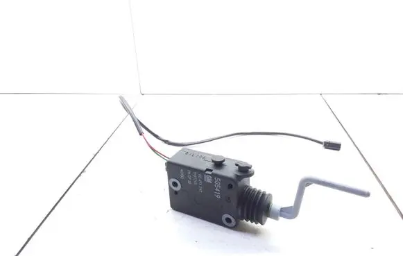 Opel Omega B2 Central locking motor 90491742 505419