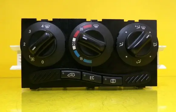 Mercedes-Benz A W168 Climate control unit 1688300485 Q141700