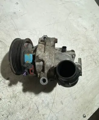 Opel Astra K Water pump 55484533