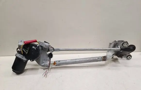 Mitsubishi i-MiEV Front wiper linkage and motor 8250A326 WM02B134 140317