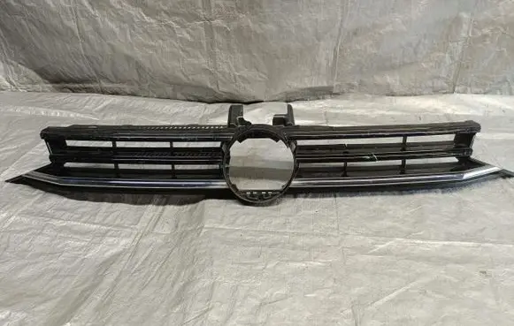 Volkswagen Touran II Front bumper upper radiator grill 5TA853653B