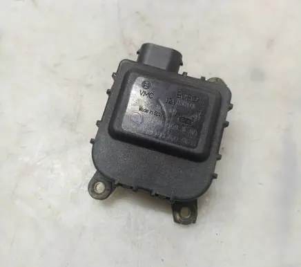 Volkswagen PASSAT B5 Air flap motor/actuator 0132801149 8D18207511B 70003569
