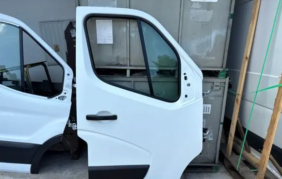 Renault Master III Front door