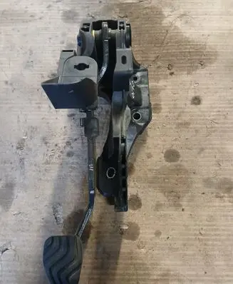 Renault Clio V Brake pedal 465014942R