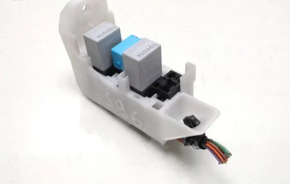 Toyota Auris 150 Fuse box set 9008087019 9098702027 1567002870