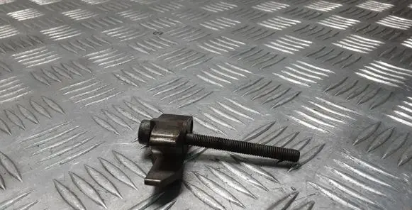 Mercedes-Benz E W212 Fuel Injector clamp holder