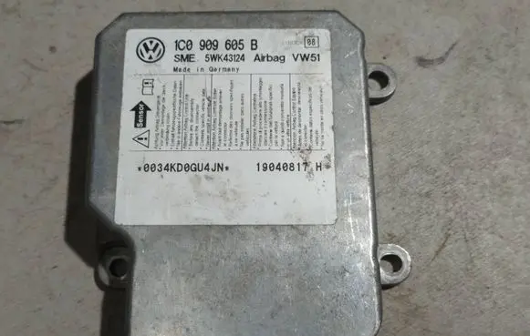 Volkswagen PASSAT B5.5 Airbag control unit/module 1C0909605B