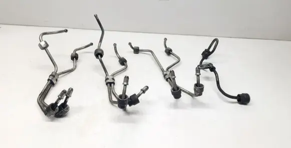 Fuel injector supply line/pipe