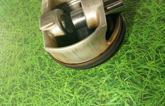 BMW M5 Piston 92L93 7840920