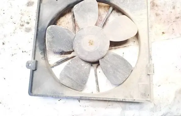 KIA Carnival Radiator cooling fan shroud