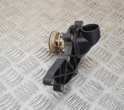 Audi A4 S4 B8 8K Thermostat 06E121111AD