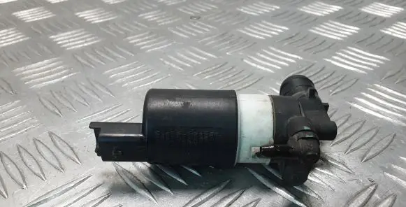 Renault Latitude (L70) Windscreen/windshield washer pump 8200031805