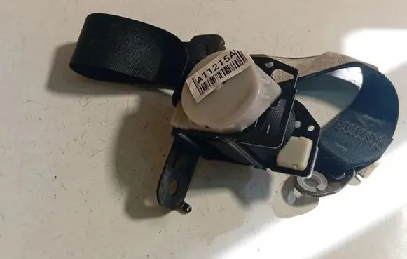 Toyota Corolla E120 E130 Rear seatbelt 0433168