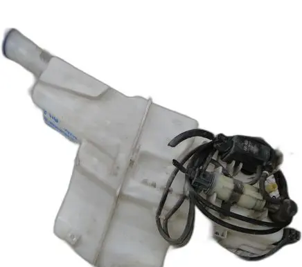 KIA Sportage Windshield washer fluid reservoir/tank 