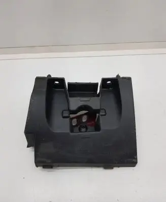 Volvo XC60 Fender mounting bracket 32216698 AEF31