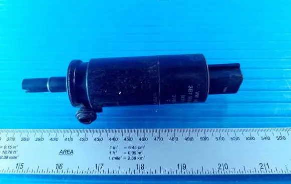 Audi A4 S4 B6 8E 8H Headlight washer pump 3B7955681