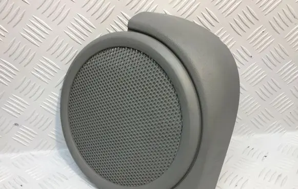 Side speaker trim/cover
