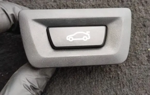 BMW 5 G30 G31 G38 Tailgate/trunk/boot open switch 9275119