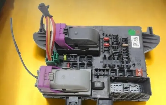 Opel Insignia A BSM Control unit 13277317