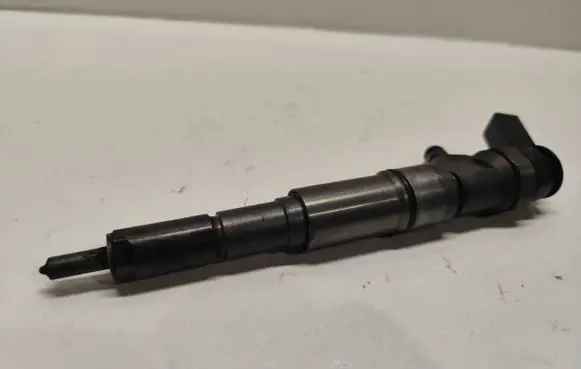 BMW X5 E53 Fuel injector 0445110131