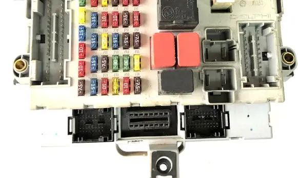 Fiat Punto (188) Fuse module 46817785