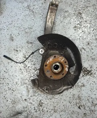 BMW X5 F15 Front wheel hub spindle knuckle 6869870 77377317