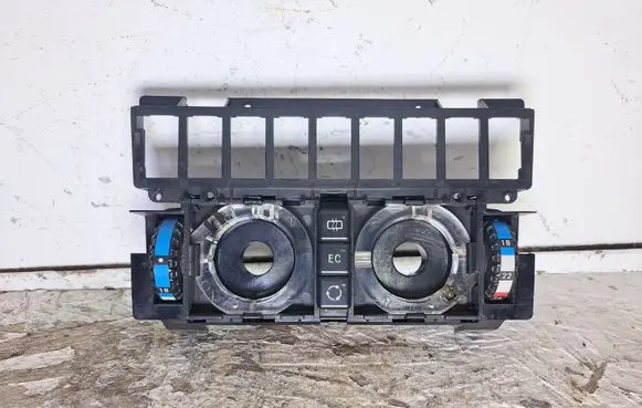 Mercedes-Benz E W124 Climate control unit 1248302985 1147328525