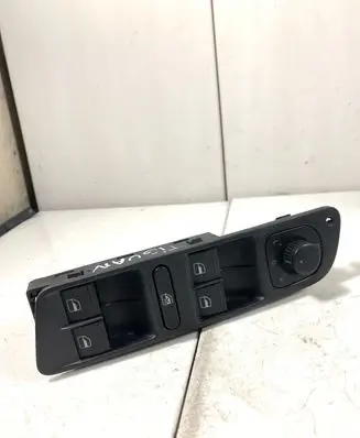 Volkswagen Tiguan Electric window control switch 1K4959857B C200030V