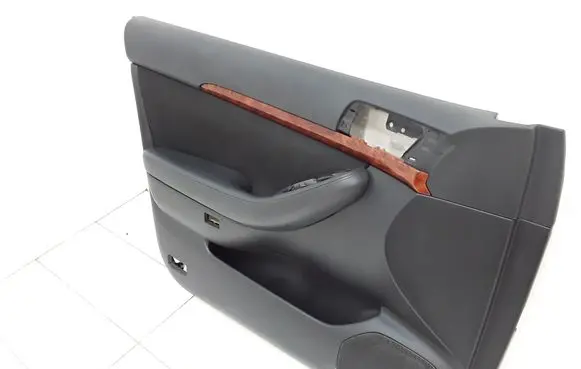 Toyota Avensis T250 Front door card panel trim
