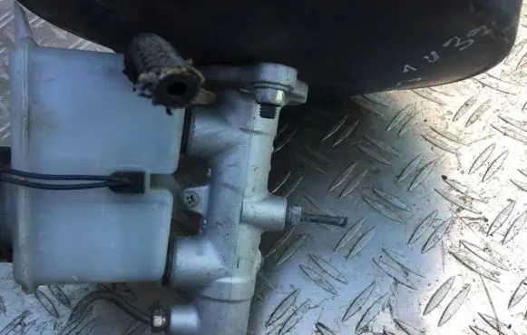 Mazda 323 Master brake cylinder