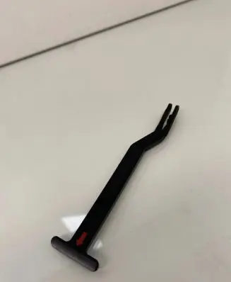 Volkswagen PASSAT B5.5 Engine bonnet (hood) release handle 3B0823593D