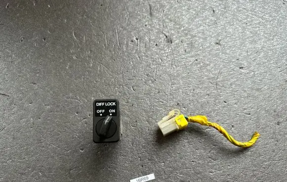 Nissan Patrol Y60 Differential lock switch 2553505J00