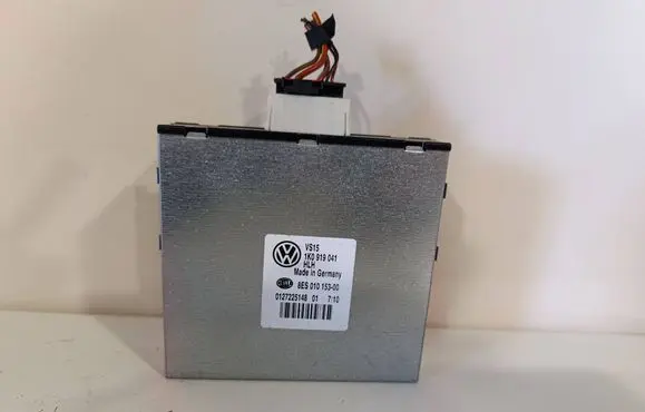 Volkswagen Tiguan Power management control unit 1K0919041 8ES01015300 0127225148