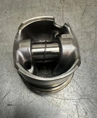 Volkswagen Transporter - Caravelle T6 Piston 81L137