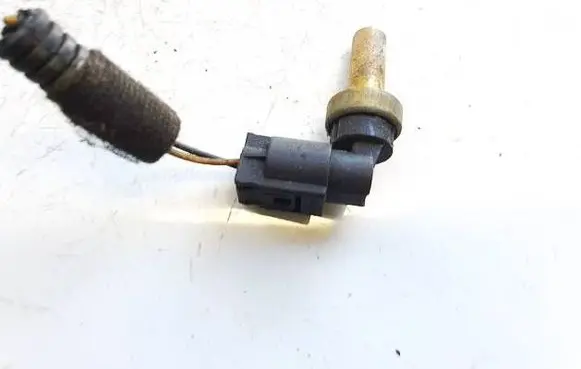 Opel Astra J Coolant temperature sensor 55563530 a2c53312552