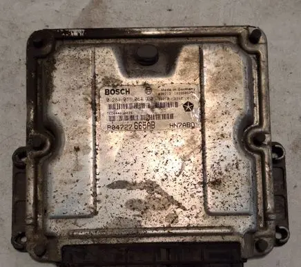Chrysler Voyager Engine control unit/module 1039S01331 P04727665AB 0281011064