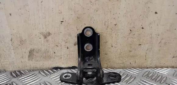 Hyundai ix35 Rear door lower hinge